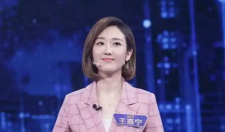 夜爱直播app活动现场画面截图
